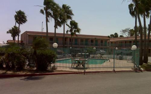 University Inn & Suites