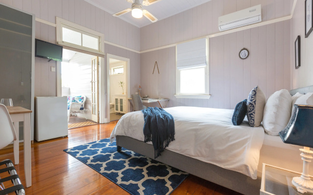 99 Kirkland Bed & Breakfast