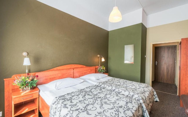 Standard Double room (full double bed) (bed type is subject to availability)