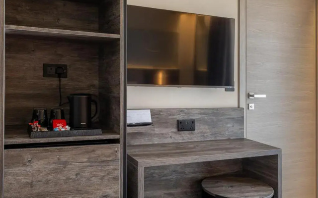 Alavits Hotel by ST Hotels