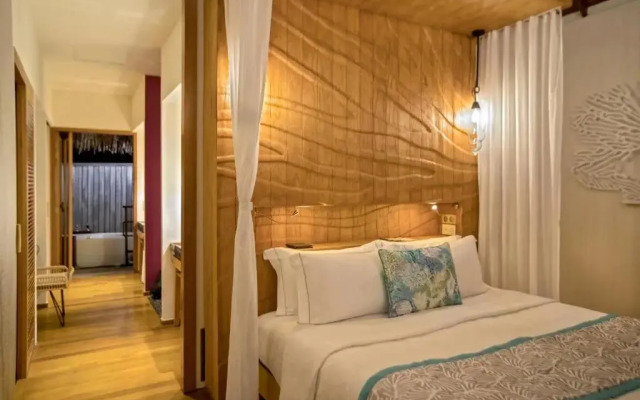 Constance Moofushi All Inclusive Hotel