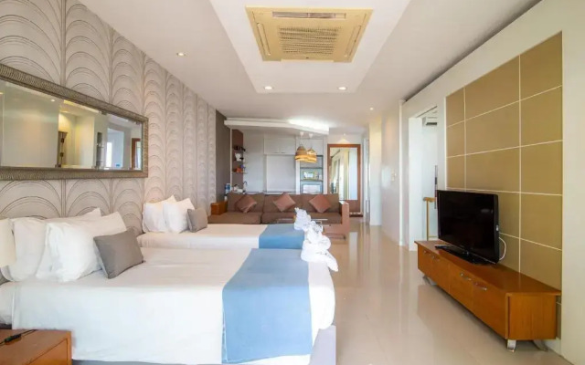 Royal Beach View Suites