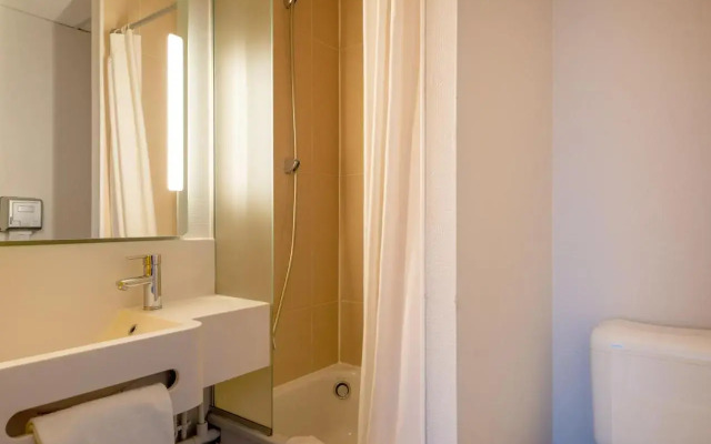 B&B HOTEL Cholet Sud