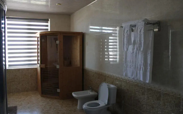 Zarafshan Grand Hotel