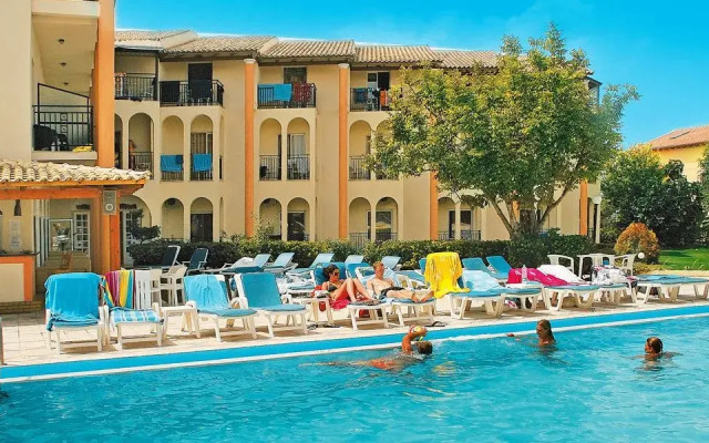 Silver Beach Hotel and Annexe Apartments