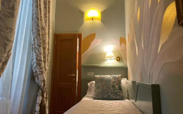 Maxim Axial Hotel