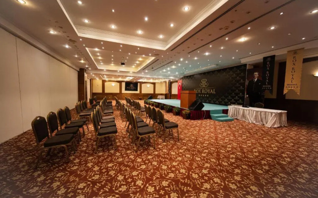 Отель Rox Resort