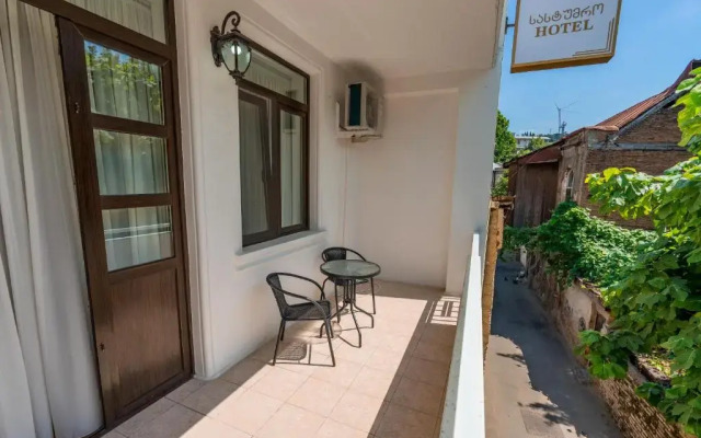 Imperial House Hotel
