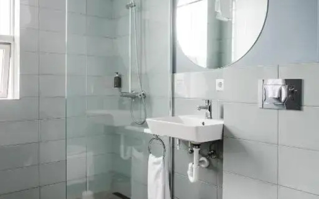 ODDSSON Midtown Hotel