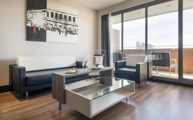 Отель ILUNION Barcelona