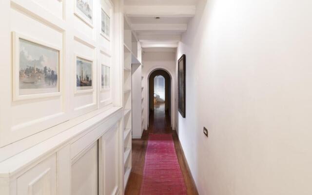 Pantheon Large Terrace Penthouse