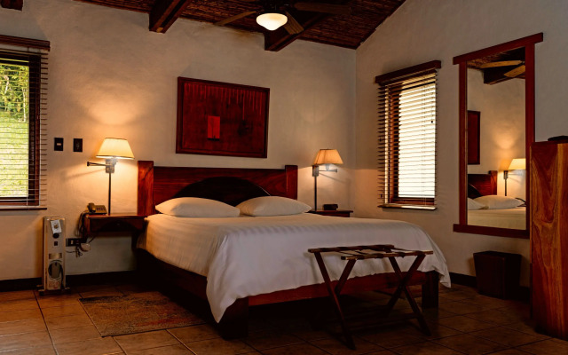 Villa Blanca Cloud Forest Hotel + Retreat