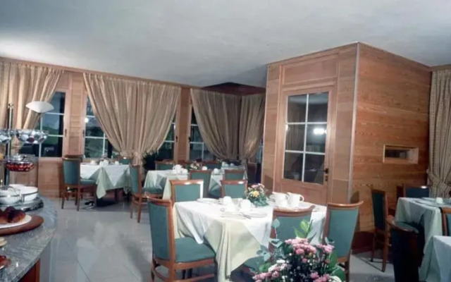 Sport Hotel Enrosadira