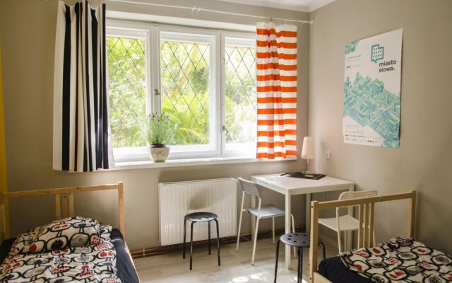 Hobo Hostel