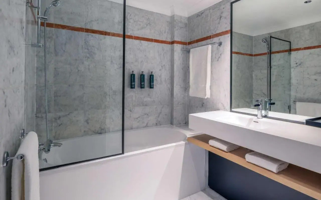 DoubleTree by Hilton Paris Bougival