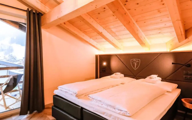 24 by AvenidA - Mountain Hotel