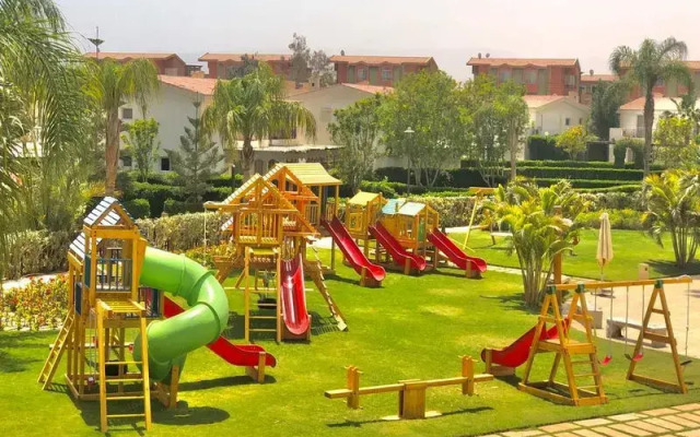 Chalet in Little Venice Golf Resort