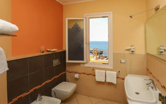 Janus Hotel