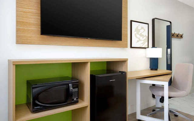 Spark by Hilton Brockville