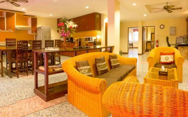 Tolmaj Family Apartment