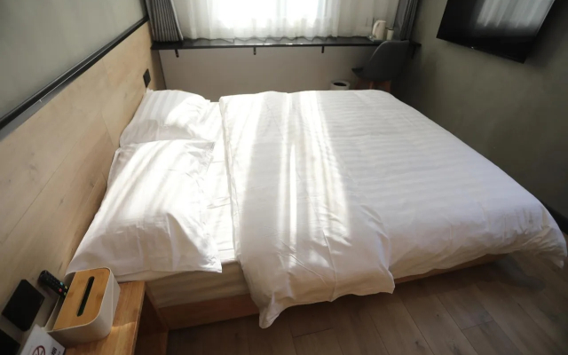 Fresh hotel Beijing station store