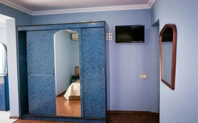 Zeleniy Dom Guest House