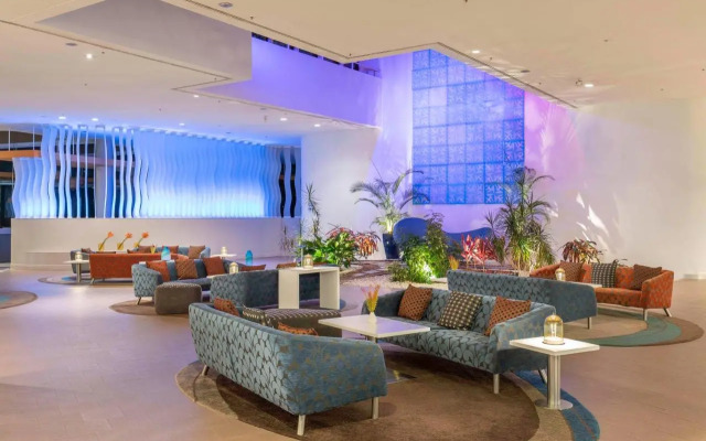 Hilton Cairns