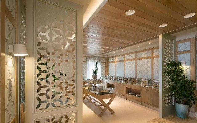 Отель Ikos Oceania