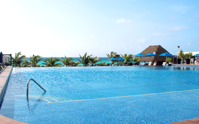 Отель Seadust Cancun Family Resort