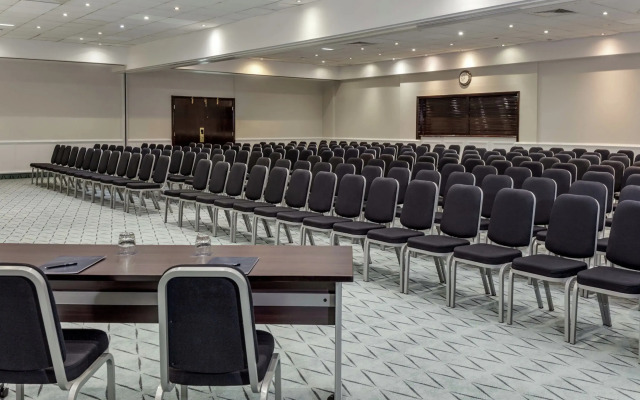 DoubleTree by Hilton Manchester Airport