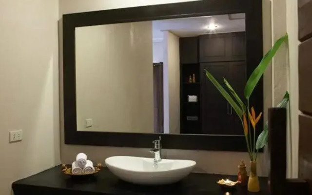 Hutcha Resort Samui