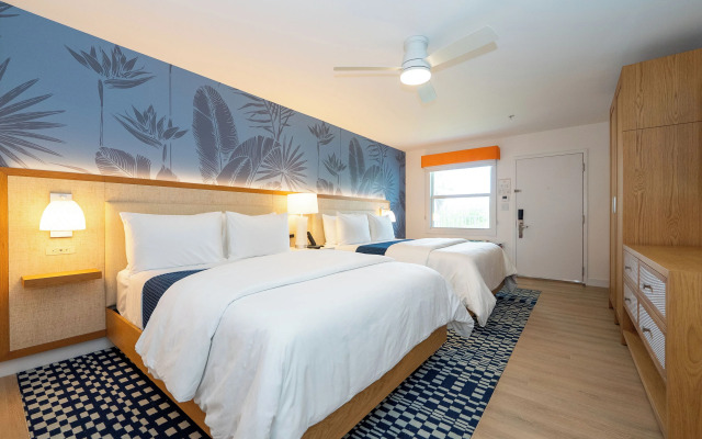 Sunshine Suites Resort