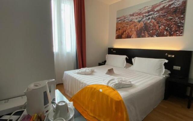 Card International Hotel