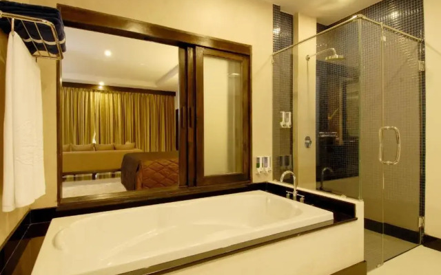 Horizon Karon Beach Resort & Spa