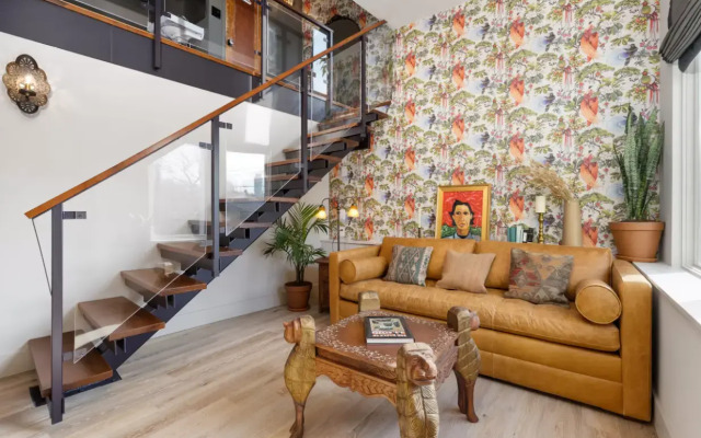 The Frances Modern Inn