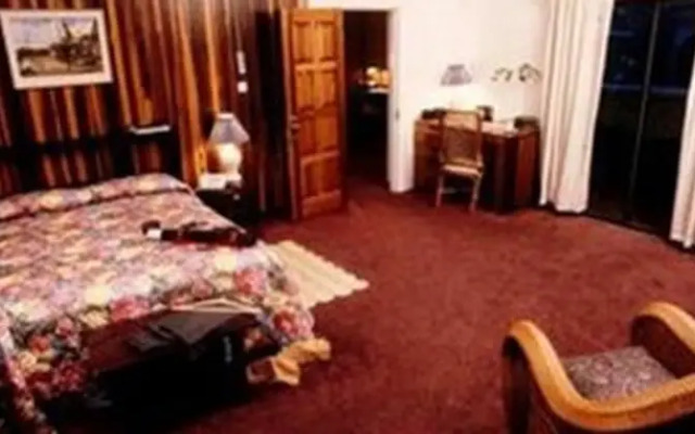 Cara Suites