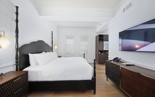 Fairmount Hotel