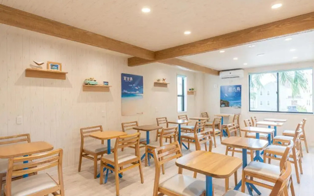 Hotel California Miyakojima Resort