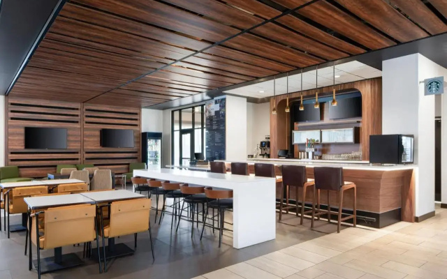 Courtyard by Marriott Seattle SeaTac Airport