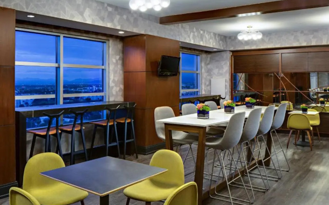 Renaissance Las Vegas Hotel