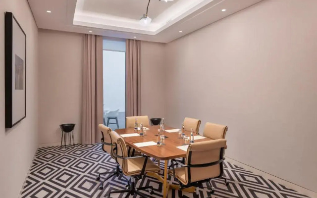 The WB Abu Dhabi, Curio Collection by Hilton