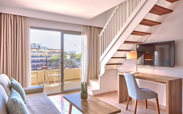 Viva Palma Nova Aparthotel