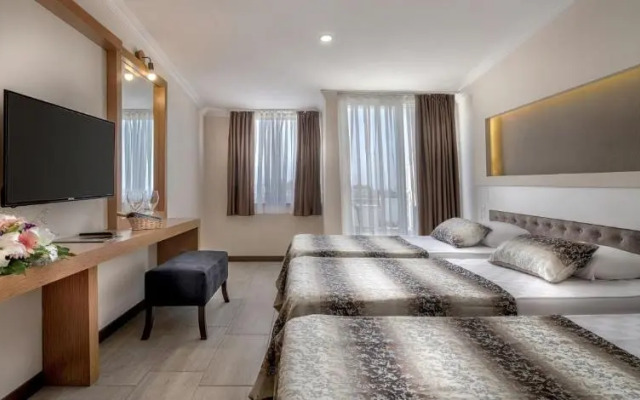 Отель Rox Resort