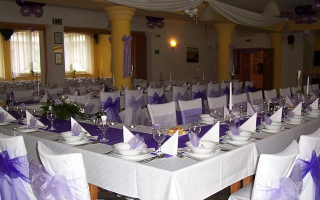 Lipa Hotel Es Etterem