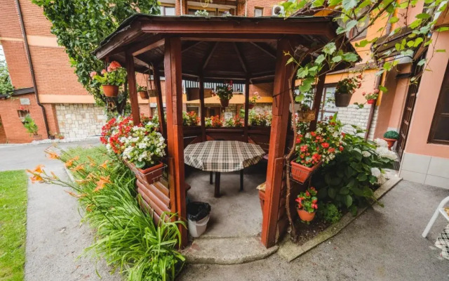 Rooms & Apartment GH Pasha