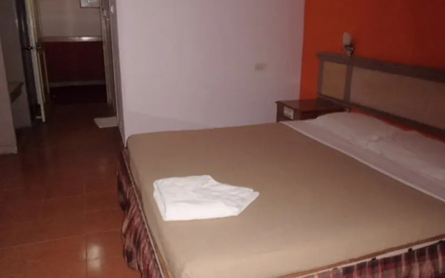 Hotel Golden Gates