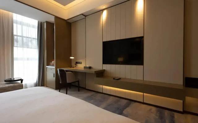 Ptossom Hotel	