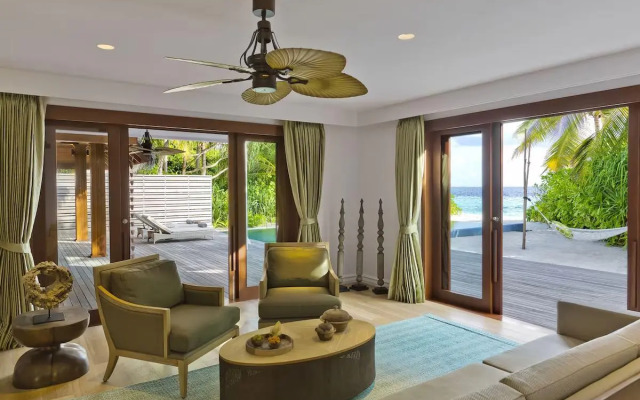 Dusit Thani Maldives Resort