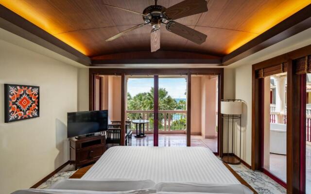 Centara Grand Beach Resort Phuket Hotel