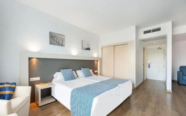 Отель Vibra Beverly Playa